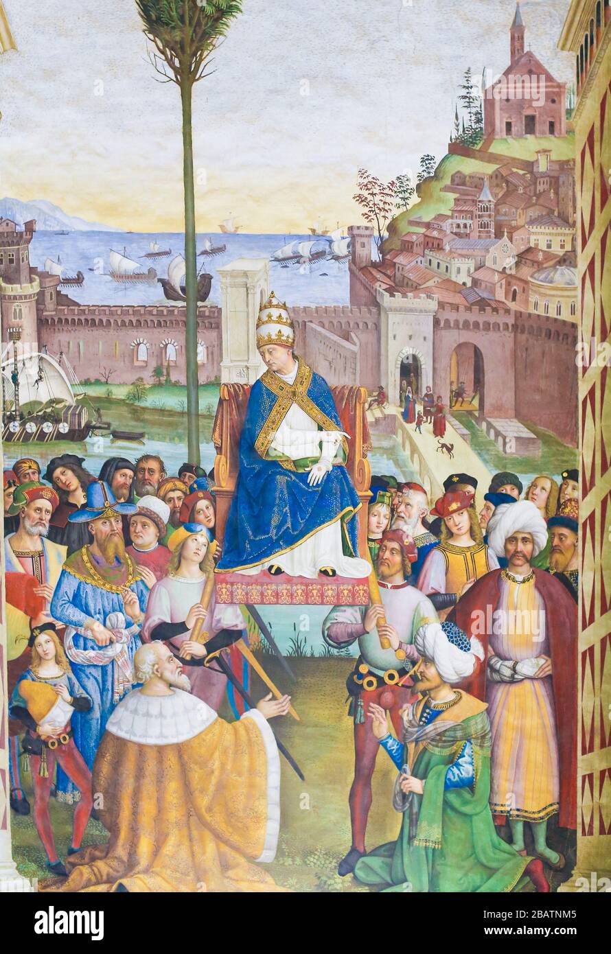 SIENA, ITALIA - 10 DE JULIO de 2017: Frescos (1502) en la Biblioteca Piccolomini en la Catedral de Siena, Toscana, Italia, por Pinturicchio representando al Papa Pío II arrivi Foto de stock
