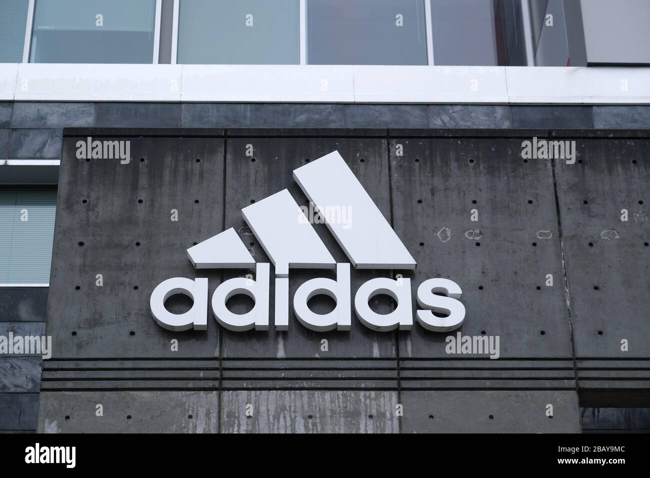 Adidas headquarters fotograf as e im genes de alta resoluci n Alamy