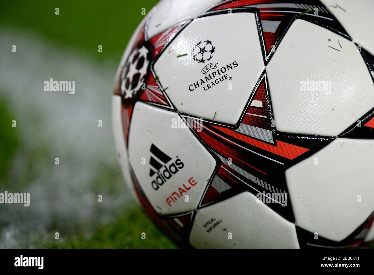 Adidas ball fotografías e imágenes de alta resolución - Página 7 - Alamy