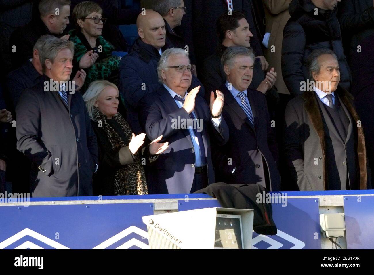 Presidente del club de fútbol de Everton Bill Kenwright (derecha) y propietario Farhad Moshiri Foto de stock