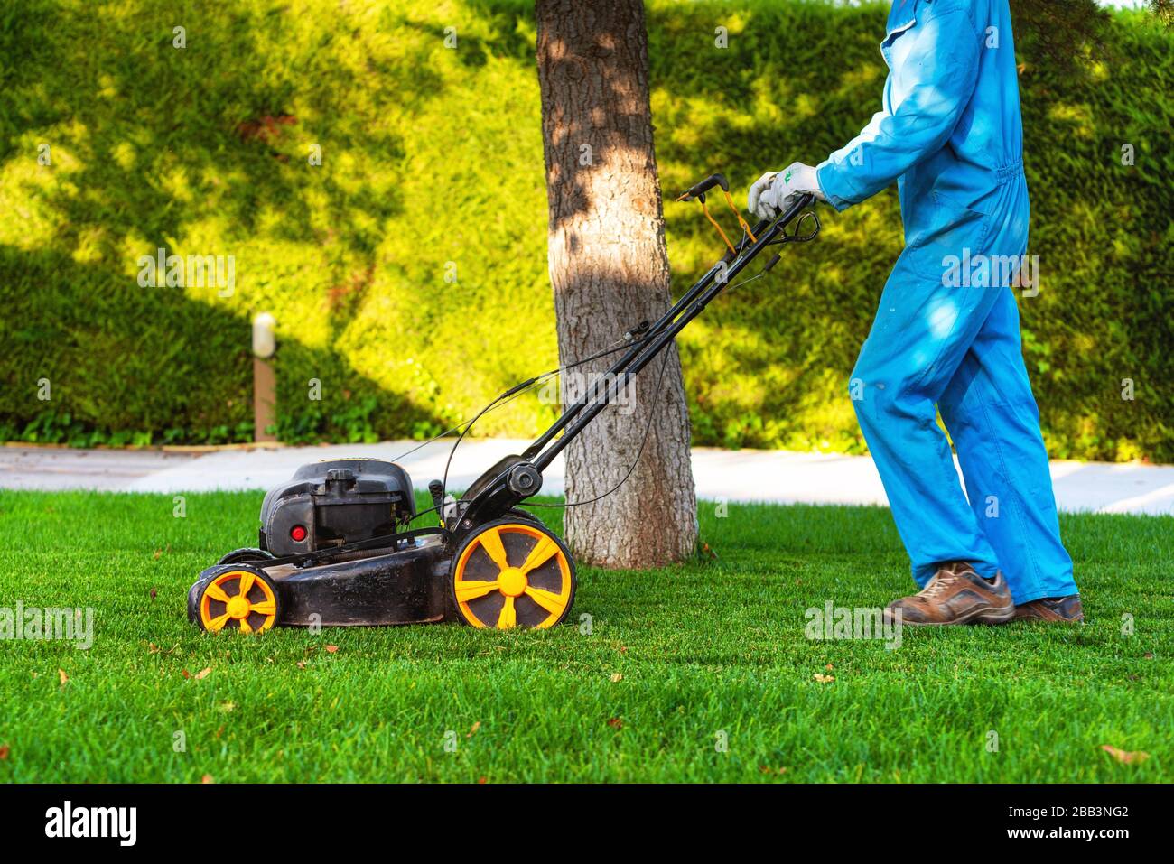 Grass Cutting Job Fotos e Imágenes de stock Alamy