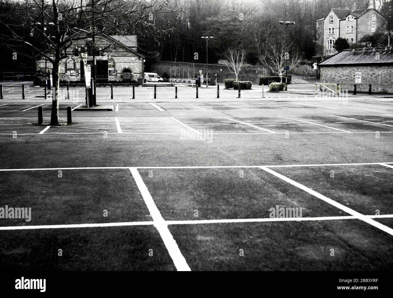 Aparcamientos vacíos en el centro de la ciudad en marzo de 2020 debido al cierre pandémico Covid-19 en Frome, Somerset, Inglaterra, Reino Unido Foto de stock