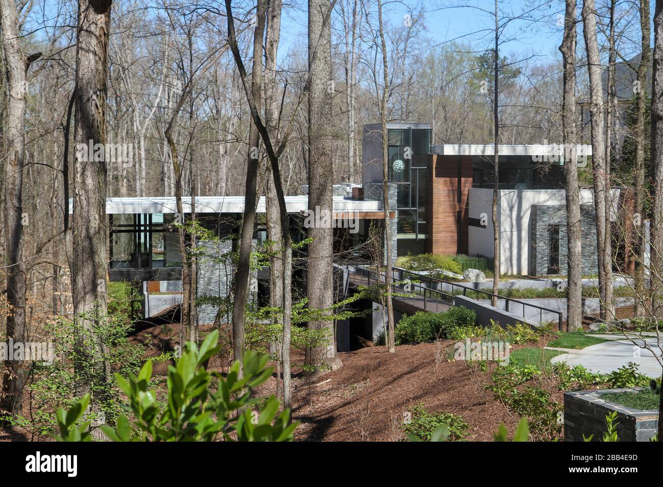 Una casa grande en una sección suburbana de Atlanta, Georgia, Estados Unidos Foto de stock