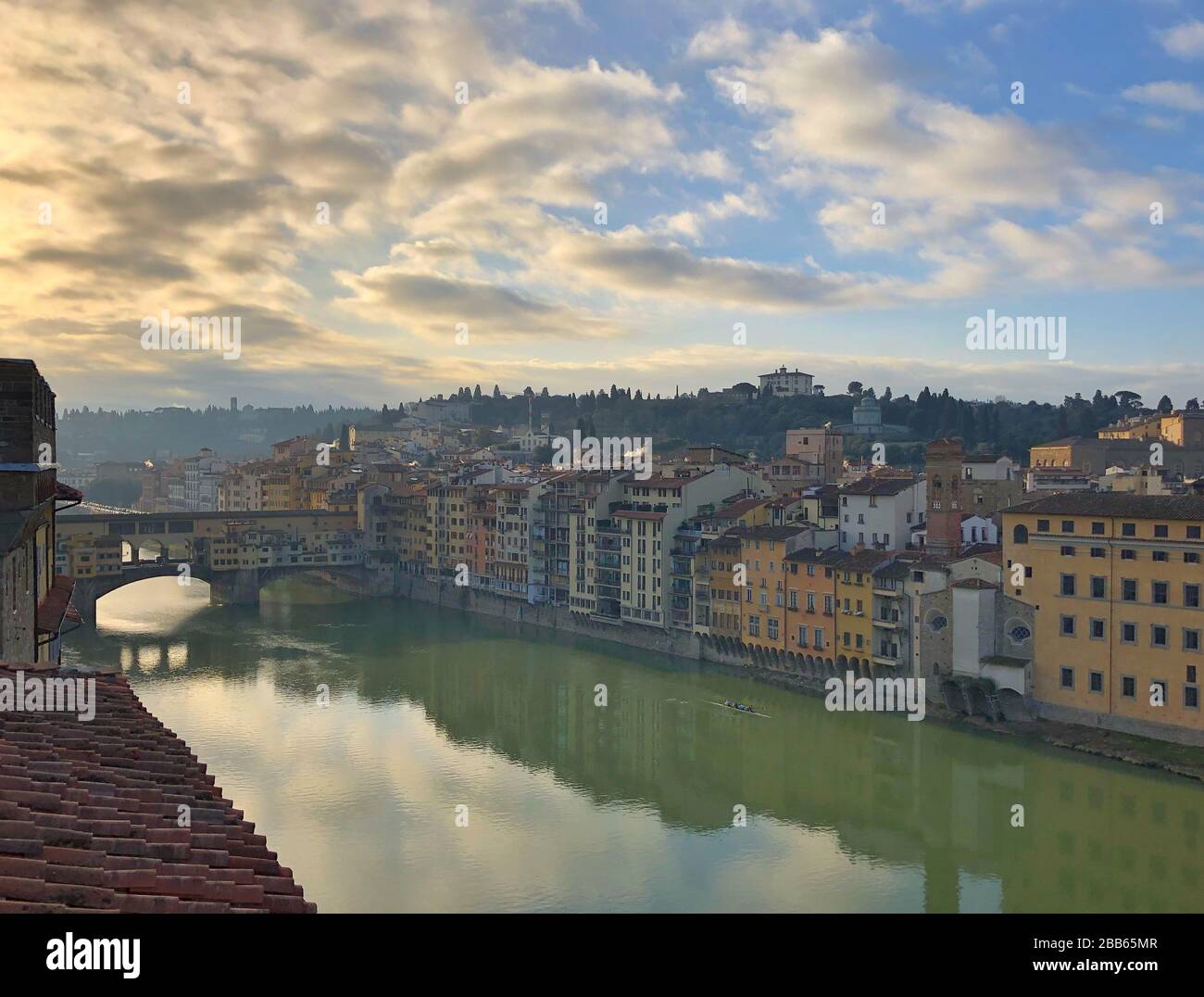 Ponte Vecchio y del río Arno, Florencia, Toscana, Italia Foto de stock
