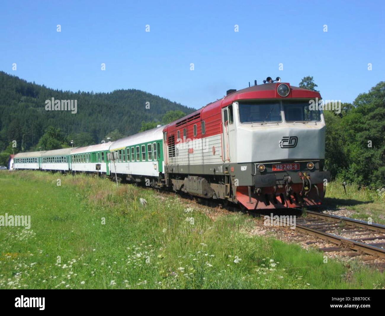 'Lokomotiva řady 749, stanice Bohouhová; 19 de julio de 2006, 10:16:58; http://www.mujweb.cz/www/mhd jama/vlaky3/Krasa10/bohous1.jpg; Vít Javůrek; ' Foto de stock