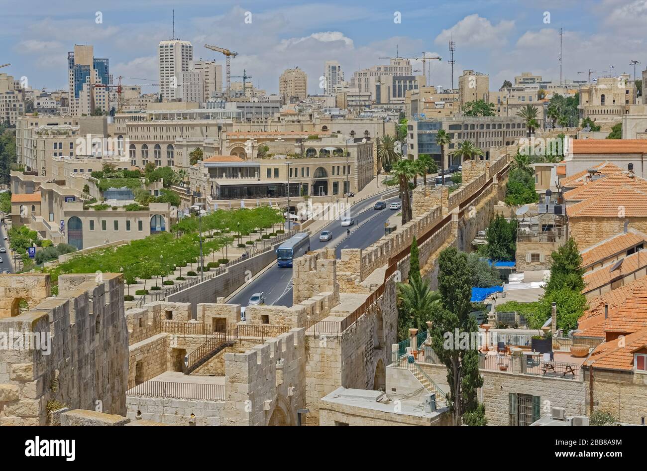 Vista de la Jerusalén sobre las murallas de la Torre de David Foto de stock