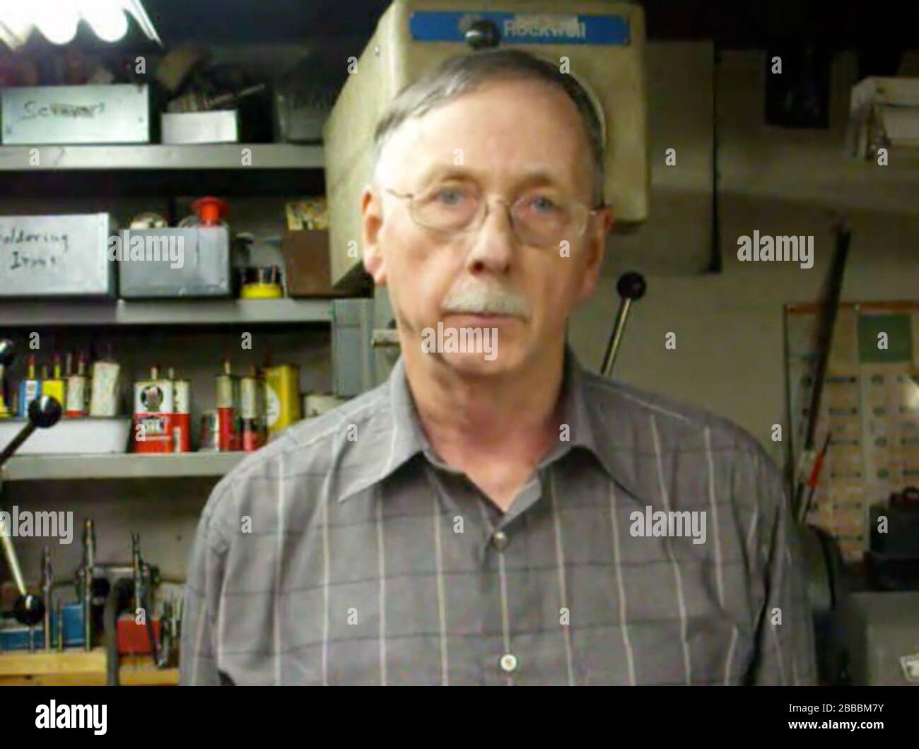 'Inglés Foto de Lyle Peterson aka Tubalcain. Tomado de su cuarto video sobre tocar donde hace