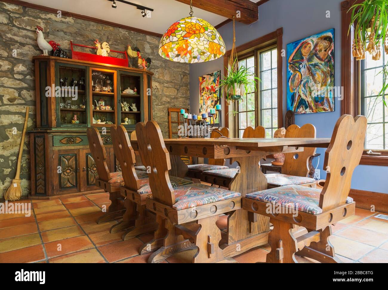 Terracotta dining room fotografías e imágenes de alta resolución - Alamy