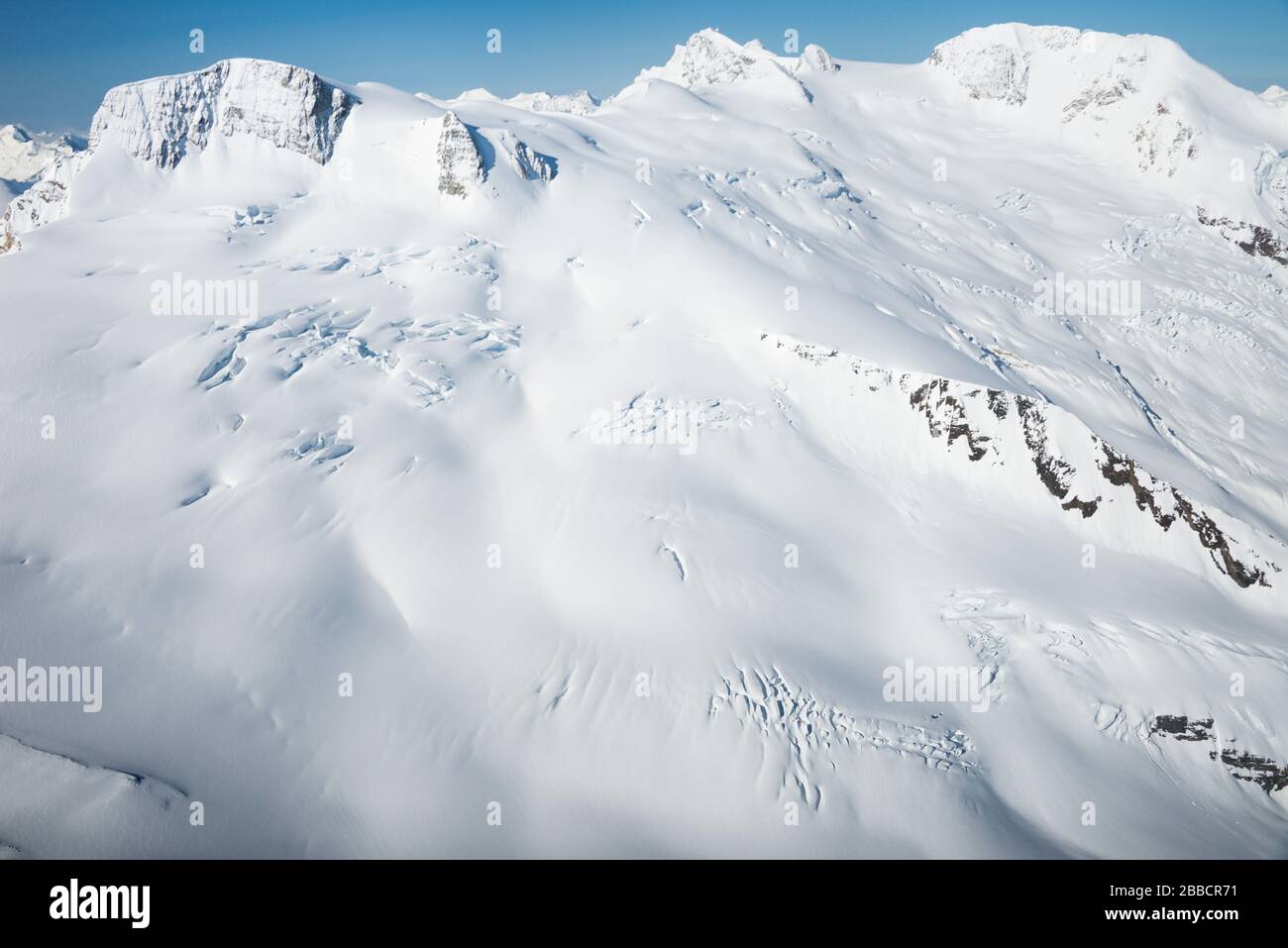 Glaciar Commander, con el Pico Jumbo desde el aire, Montañas Purcell, Columbia Británica Foto de stock