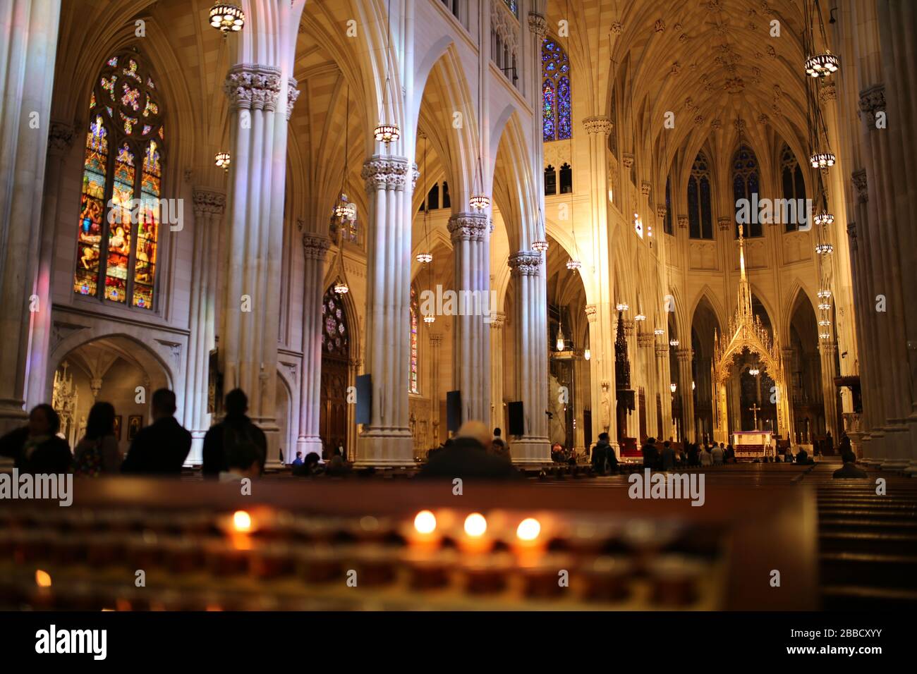 Vista interior de la Catedral de St Patricks, Nueva York Foto de stock
