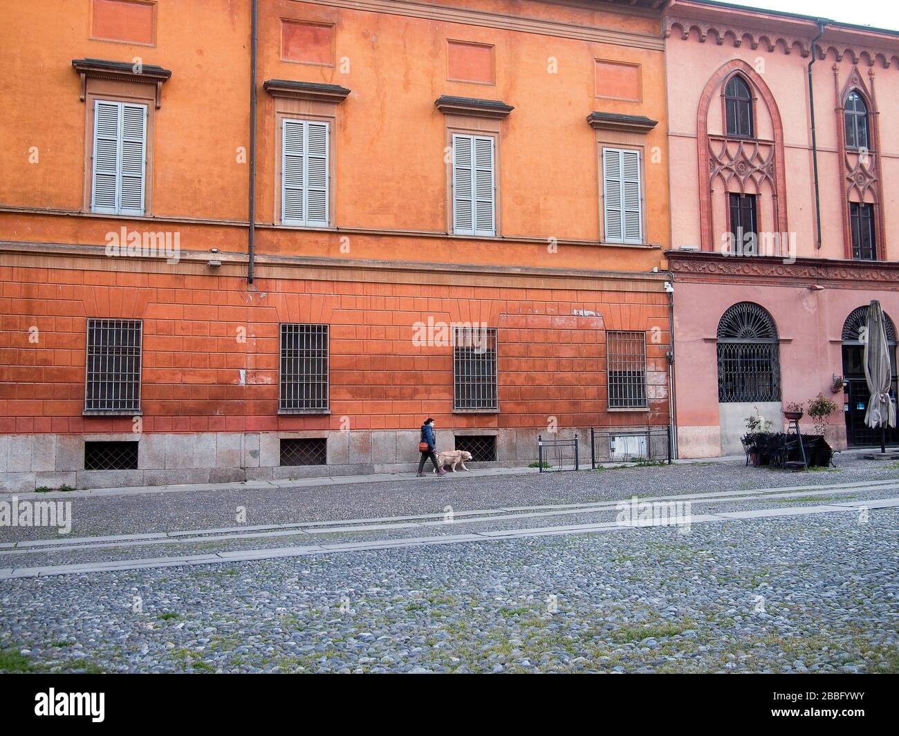 Vida cotidiana en cuarentena en Cremona, Lombardía, Italia durante la pandemia de covid19. Brote mundial de coronavirus. Foto de stock