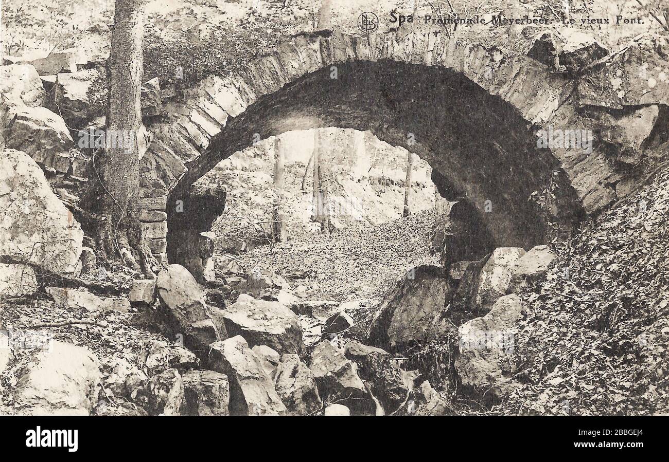 Postal de época que data de 1927 mostrando el camino a pie 'Promenade de Meyerbeer' con más en particular el 'le vieux Pont' o el puente antiguo, en el be Foto de stock