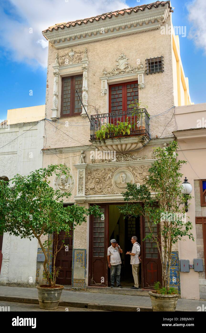 Edificio restaurado, Habana Vieja, Cuba Foto de stock