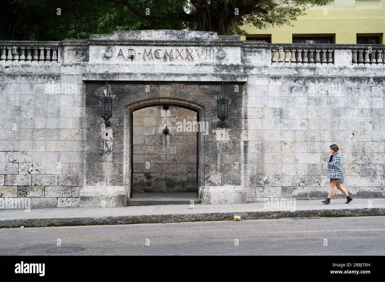 Entrada a la Universidad de la Habana, Cuba Foto de stock