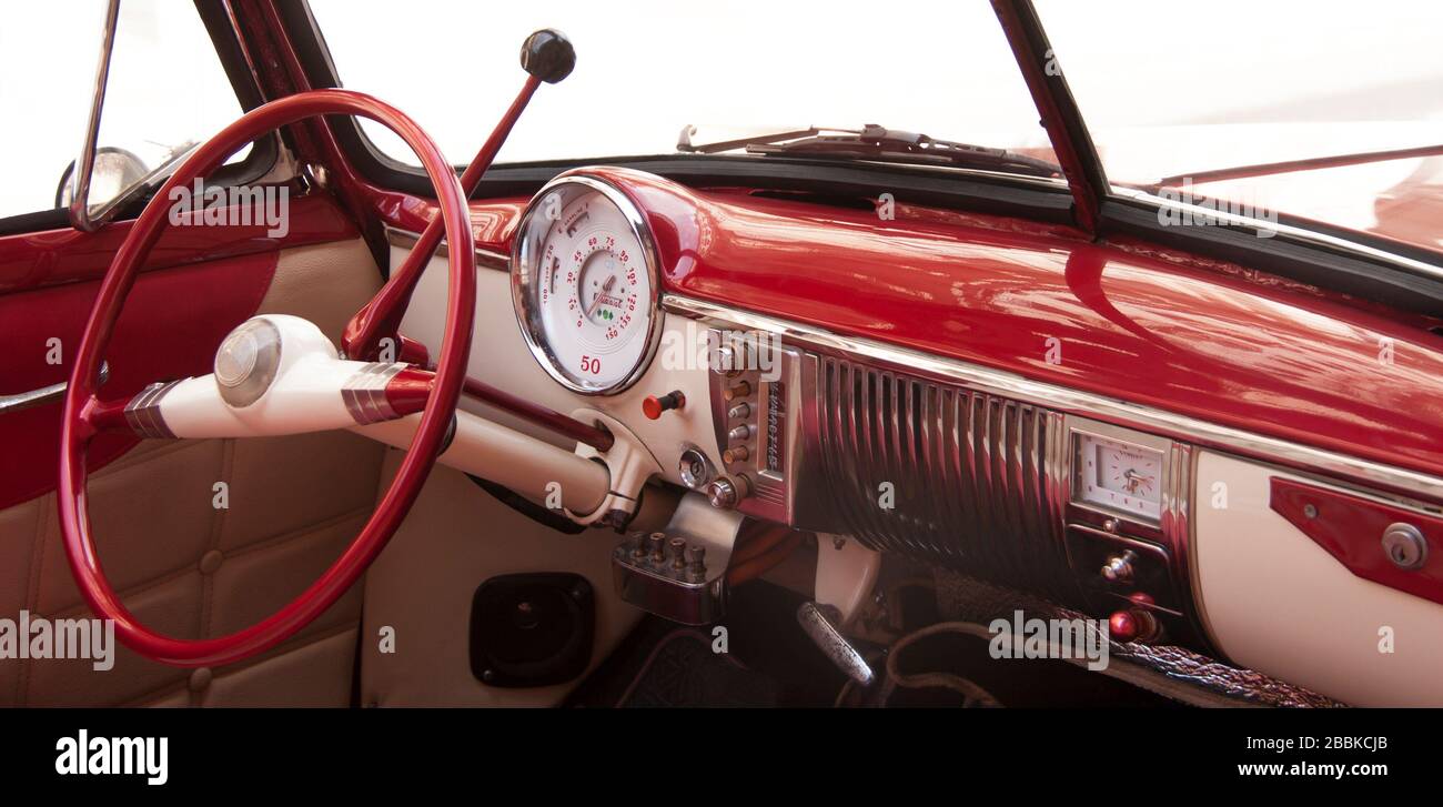 Car radio in old american fotografías e imágenes de alta resolución - Alamy
