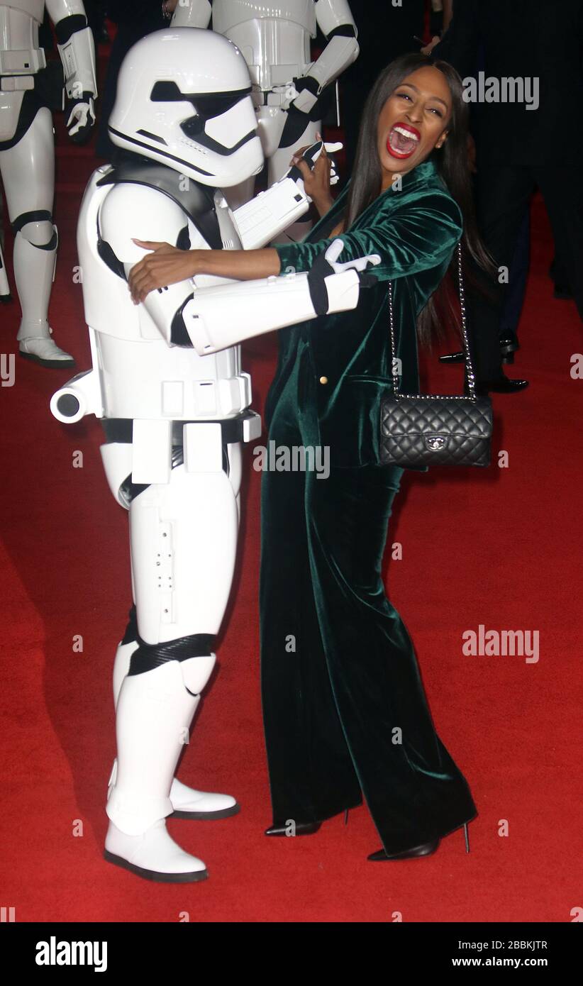 12 de diciembre de 2017 - Londres, Inglaterra, Reino Unido - 'Star Wars: The Last Jedi' Europa Premiere Shows de fotos: Alexandra Burke Foto de stock