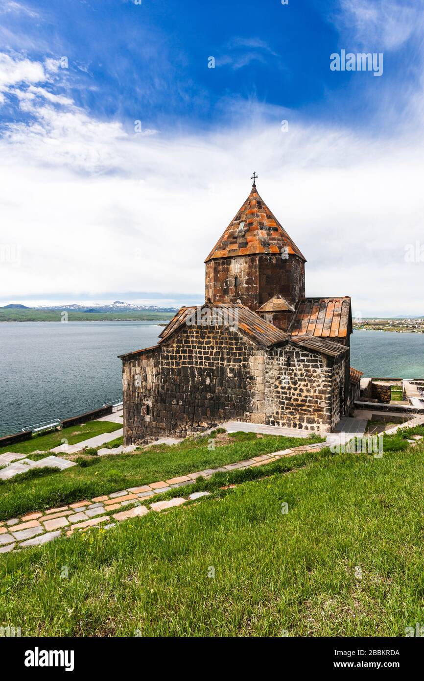 Monasterio de Sevanavank en el lago Sevan, complejo minástico armenio, provincia de Gegharkunik, Armenia, Cáucaso, Asia Foto de stock