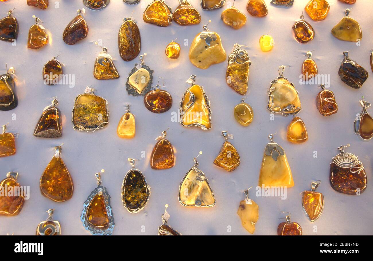 Colección de joyas de ámbar del Báltico polaco Fotografía de stock - Alamy