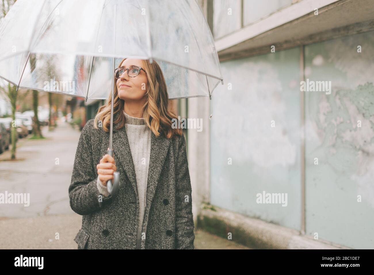 Paraguas De Lluvia Fotos e Imágenes de stock - Alamy