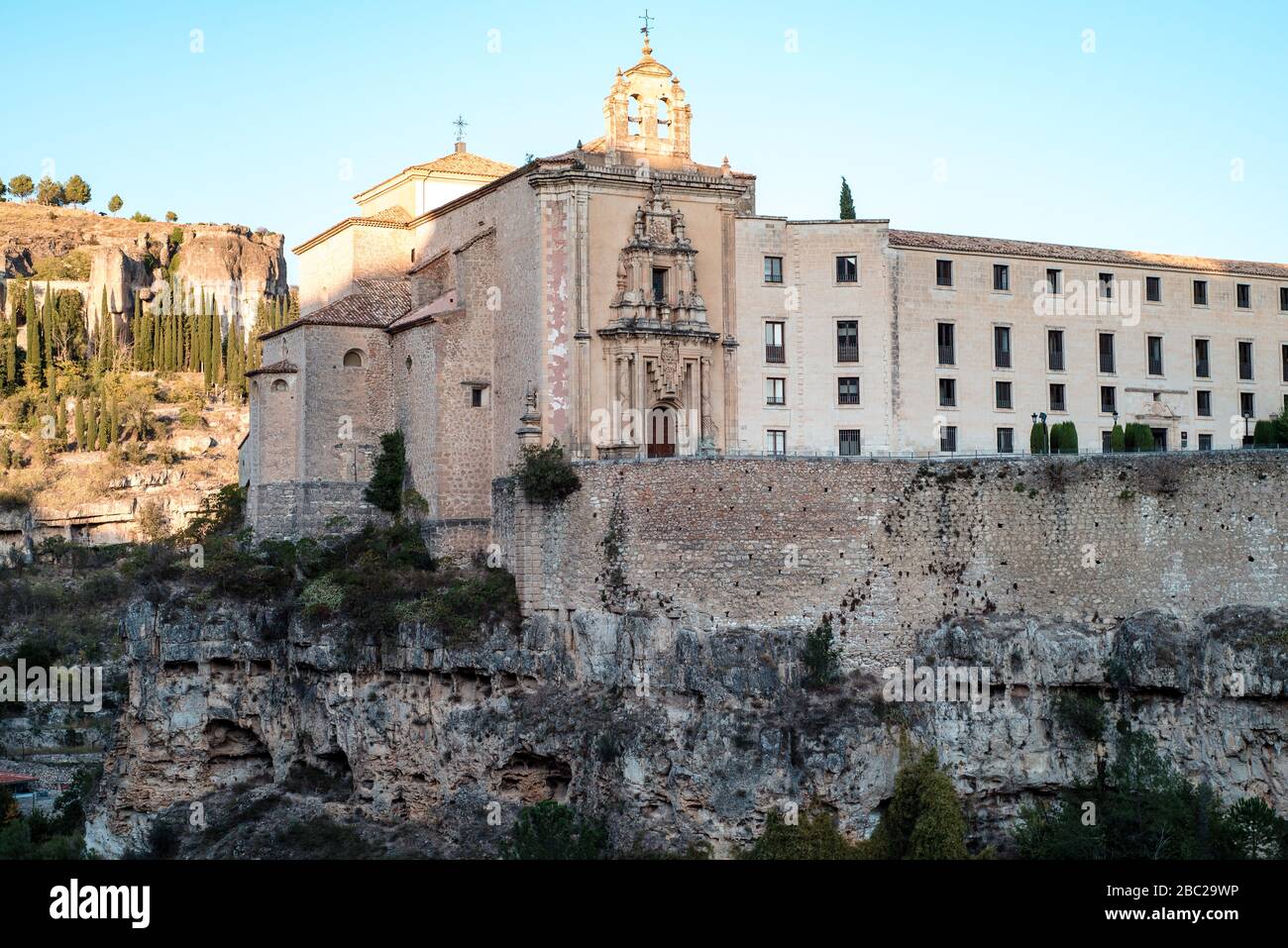 Cuenca, España 11 de octubre de 2017. Monasterio de Cuenca ahora un hotel -  Parador de Cuenca