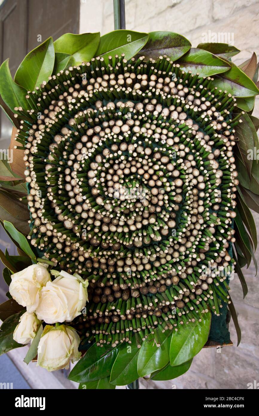 Composiciones de ramos de arte florístico en el Festival de las Flores de  Girona, en las ramos de flores Fotografía de stock - Alamy