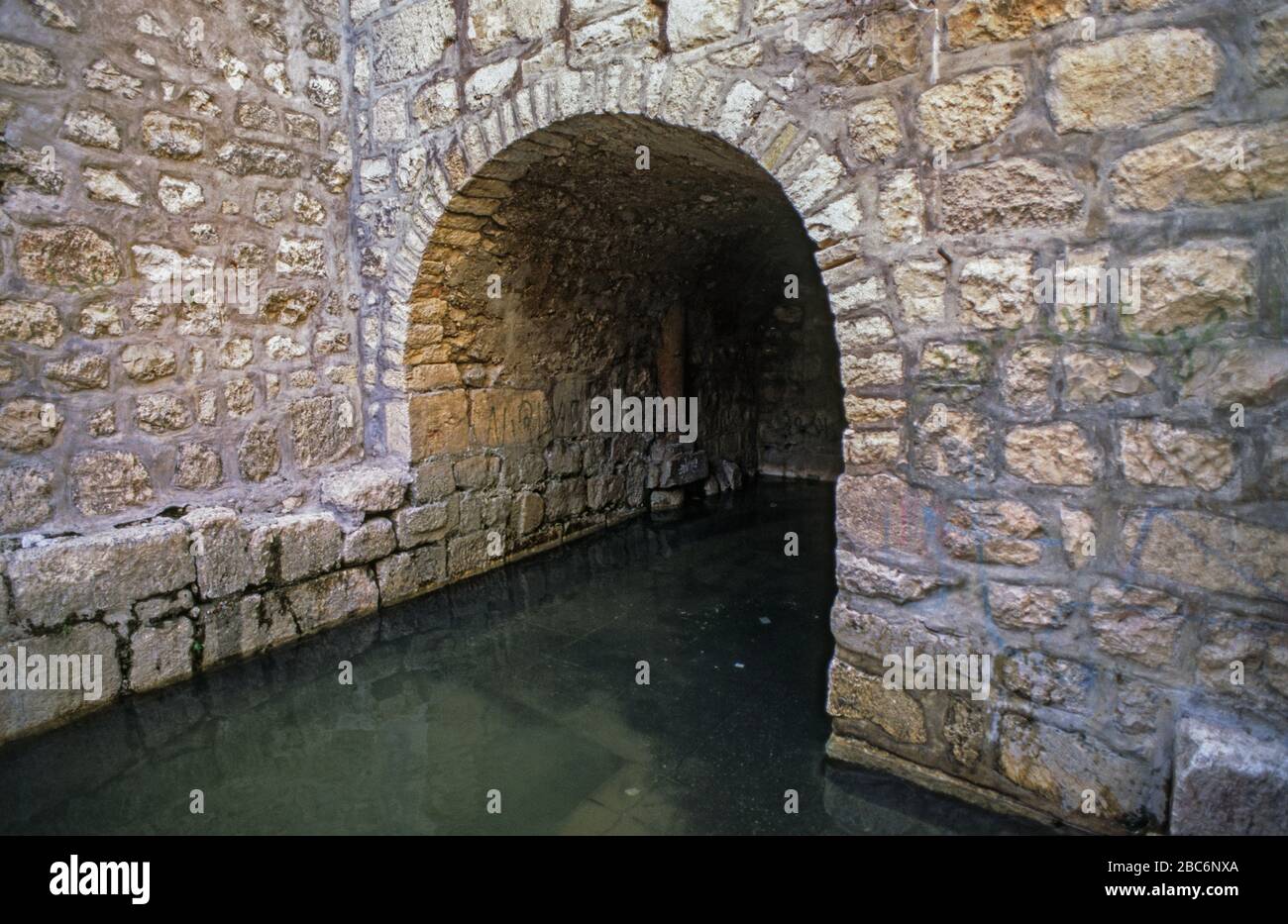 El túnel de Ezequías, o el túnel de Siloam, es un túnel que fue