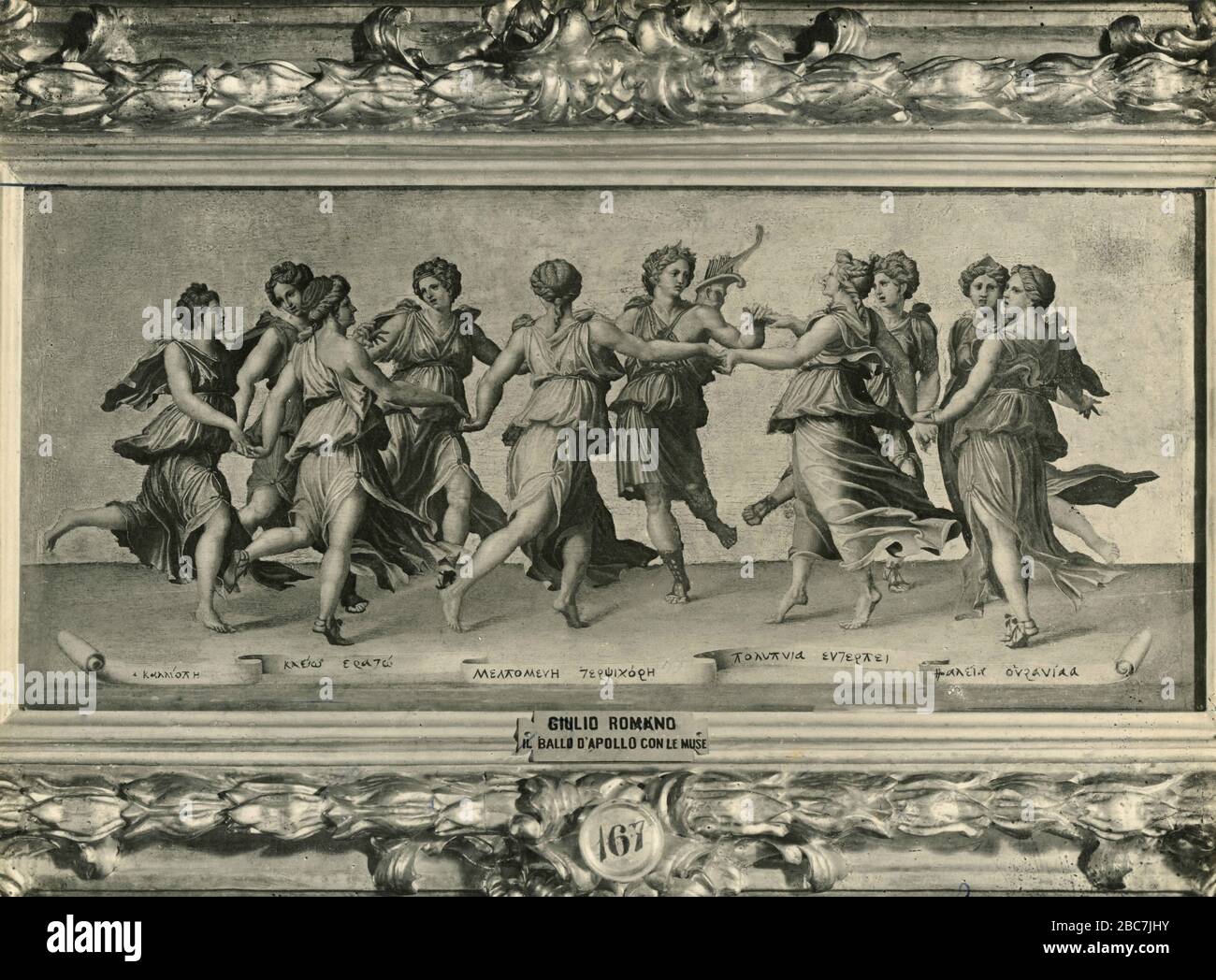 Apolo bailando con los Muses, pintura del artista italiano Giulio Romano, Pitti Gallery, Florencia, Italia 1920 Foto de stock