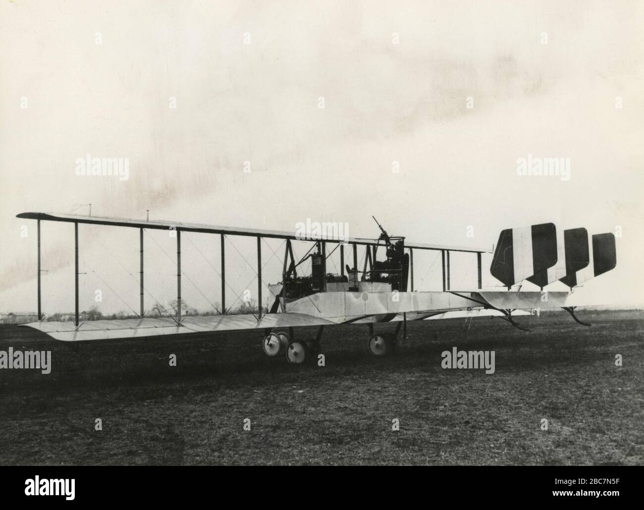 Avión biplano bombardero italiano Caproni CA.33, Italia 1917 Foto de stock