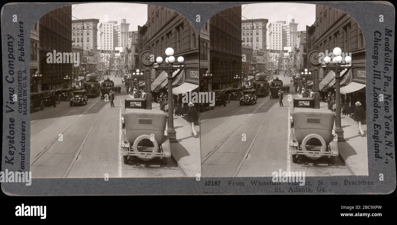 Desde el viaducto Whitehall, N. en Peachtree St., Atlanta, Georgia, EE.UU., Stereo Card, Keystone View Company, 1929 Foto de stock