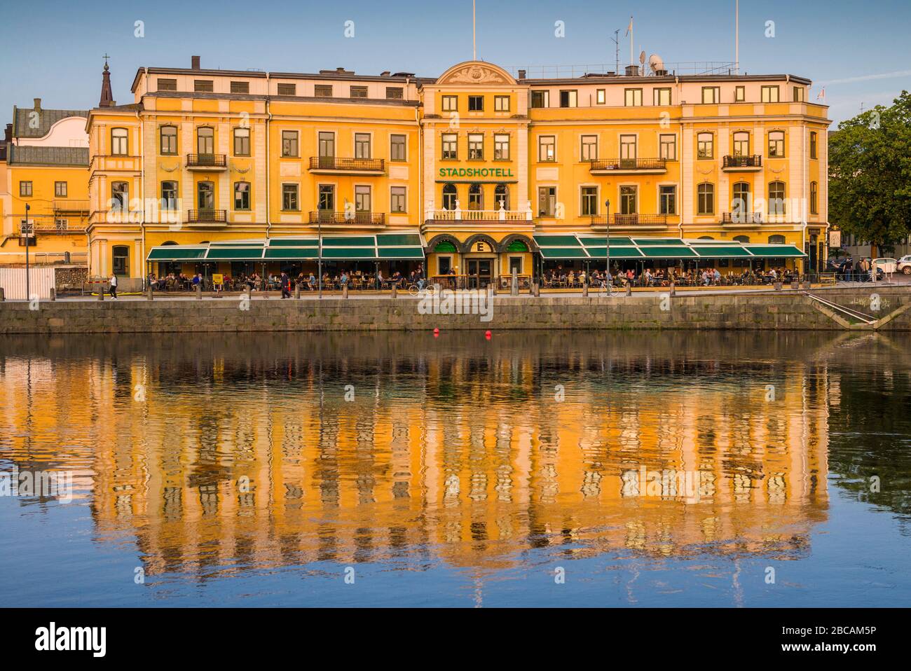 SUECIA, Varmland, Karlstad, Stadshotell hotel, Sunset Foto de stock