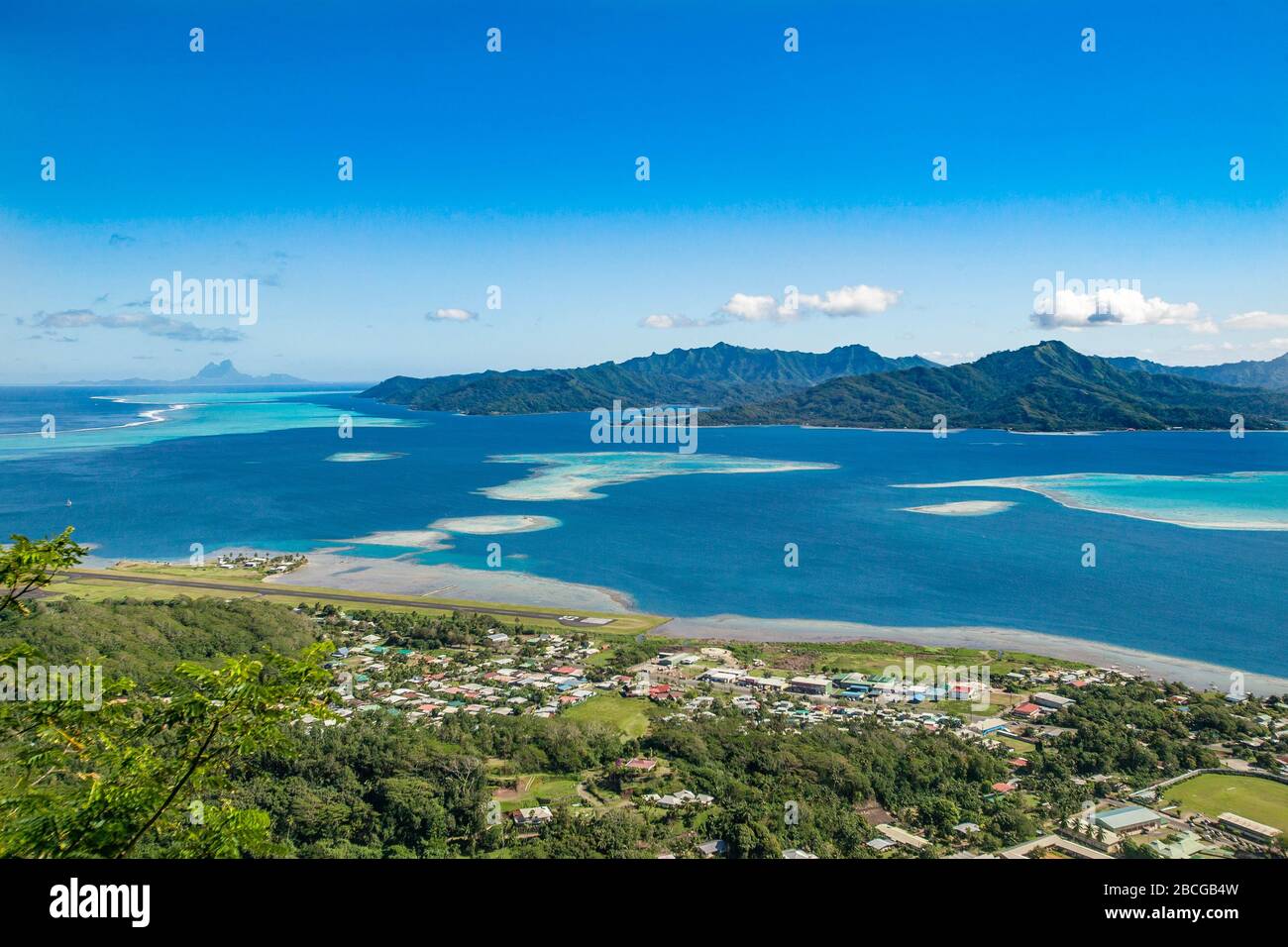Vista espectacular de la Isla Bora Bora, Islas de la Sociedad, Polinesia Francesa, Islas del pacífico Sur Foto de stock