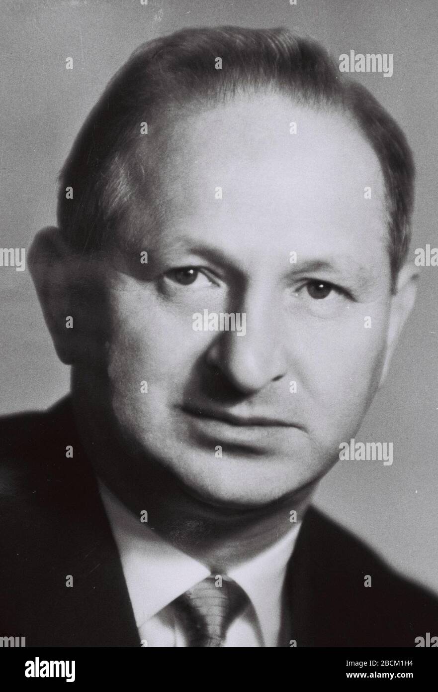 Espanol Retrato Rehavam Amir Embajador De Israel En Polonia E O I O O C I O O C E U E A U O U O U U O 1 De Noviembre De 1959 Esta Informacion Esta Disponible En La Espanol Retrato Rehavam Amir Embajador De Israel En Polonia E O I O O C I O O C E U E A U O U O U U O 1 De Noviembre De 1959 Esta Informacion Esta Disponible En La
