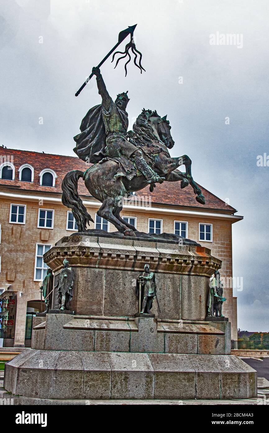 William Conqueror Statue Falaise Normandy Imágenes De Stock ...