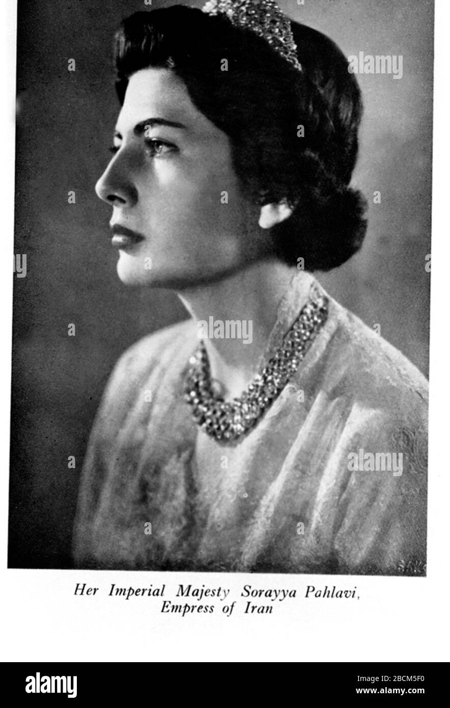 'Español: DPIO(E)/Feb,1956,A10zHer Majestad Imperial la emperatriz de Irán, que llegó a Nueva Delhi el 16 de febrero de 1956, en una gira de tres semanas por este país por invitación del Gobierno de la India. Número de la foto:-50493; 1956 de febrero; http://photodivision.gov.in/writereaddata/webimages/thumbnails/50493.jpg; División de la Foto, Gobierno de la India; ' Foto de stock