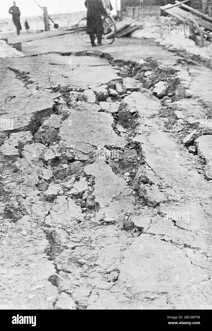 'Español 1927 KitaTango terremoto damage日本語 北丹後地震の被害; Abril 1927
