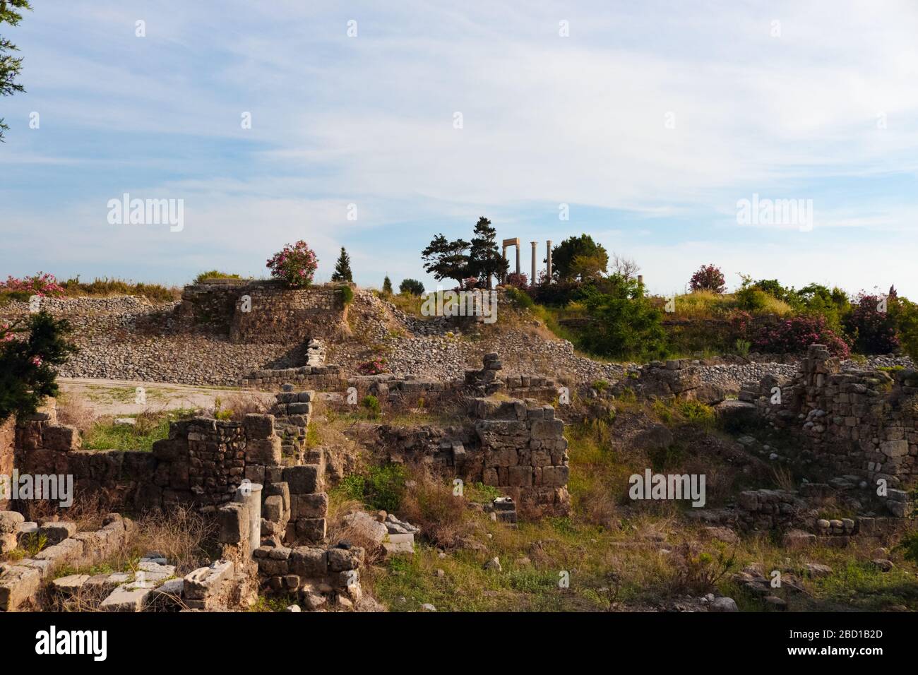 Ruinas arqueológicas de estructuras romanas construidas en Byblos, Líbano. Foto de stock