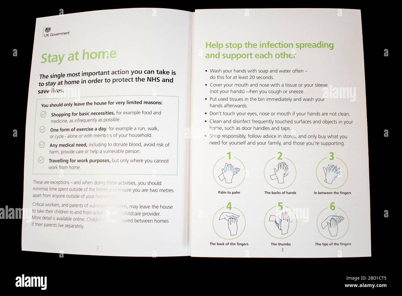 Staffordshire, Reino Unido. 06 de abril de 2020. Se ha enviado una carta de Coronavirus del primer ministro Boris Johnson a todos los hogares del Reino Unido instando al público a permanecer dentro. Alrededor de 30 millones de hogares recibirán la carta COVID-19, junto con un folleto sobre los síntomas del coronavirus, las directrices y la concienciación. Crédito: Benjamin Wareing/ Alamy Live News Foto de stock