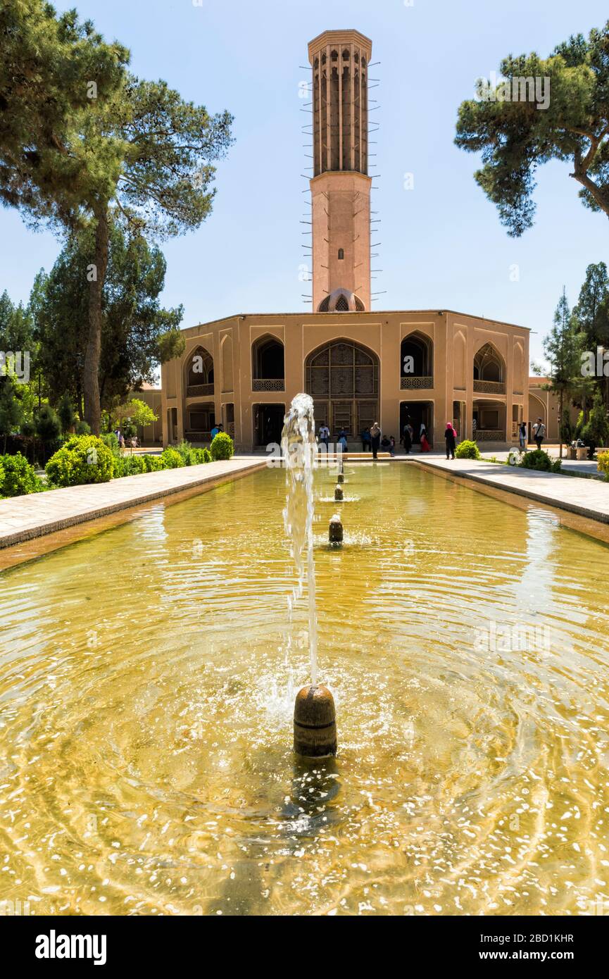 La torre de viento más grande del mundo en Dolat Abad Garden, Yazd, Irán, Oriente Medio Foto de stock