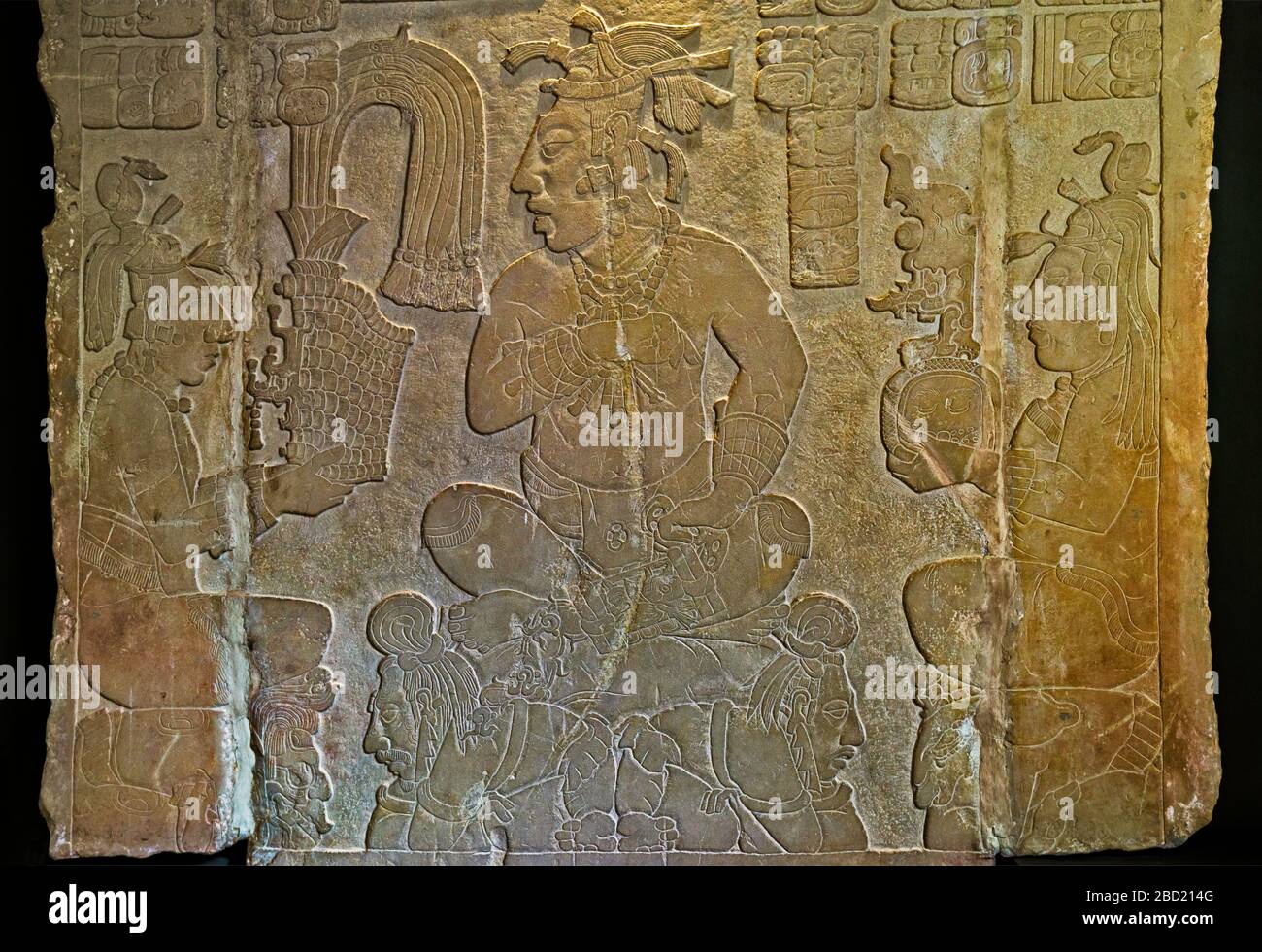 Entronización de Ahkal Mo'NAHB I, Panel de esclavos del Grupo del Norte, exposición en el sitio arqueológico de Palenque, Chiapas, México Foto de stock
