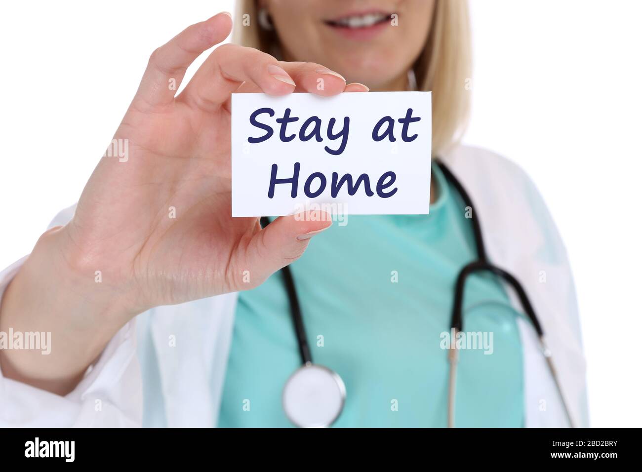 Permanezca en el hogar enfermedad del coronavirus del virus de la corona mujer mujer doctor salud sana con el signo Foto de stock