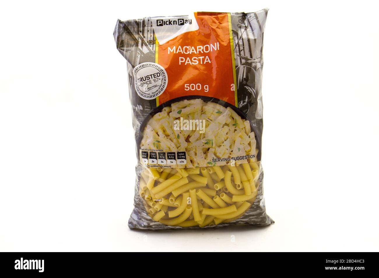 Alberton, Sudáfrica - un paquete de pasta macarrones Marca Pick n Pay House  aislada sobre una imagen de fondo clara con espacio de copia Fotografía de  stock - Alamy