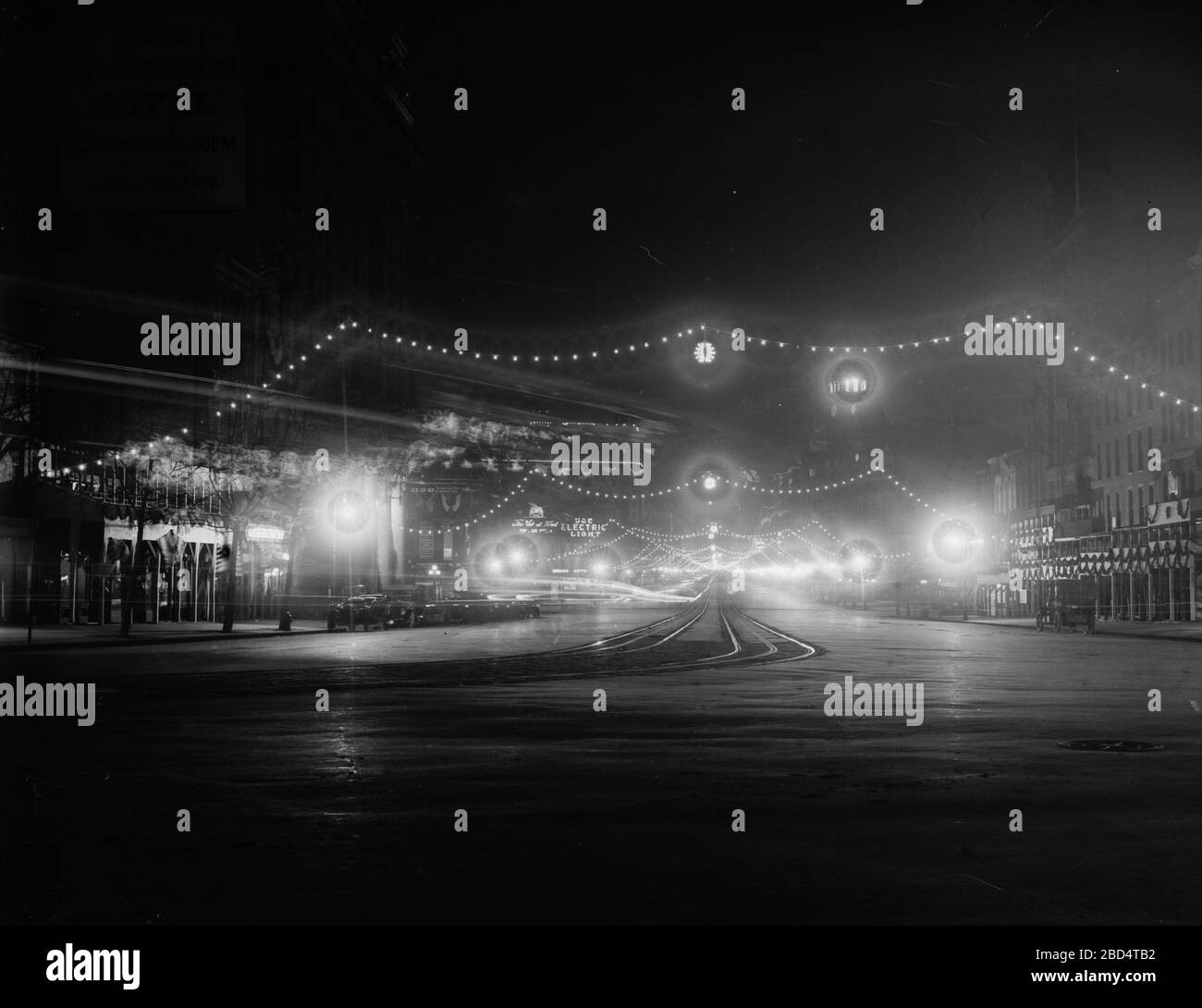 Luz nocturna fotografías e imágenes de alta resolución - Alamy