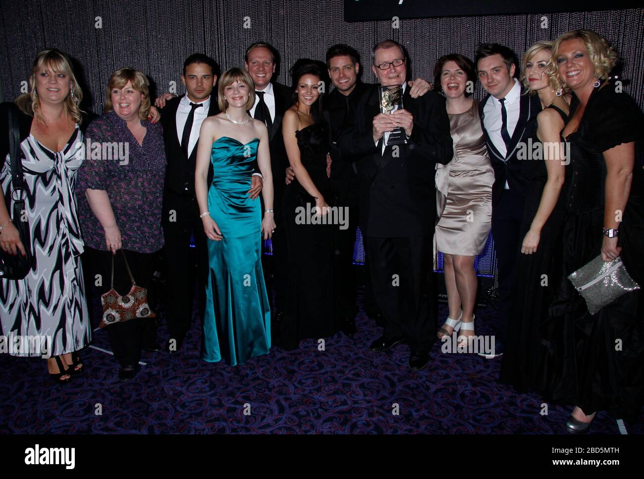 Michelle Keegan y Katherine Kelly y Jane Danson, y el otro elenco de corry con premios Tony Warren rts en el hotel grosvenor Foto de stock
