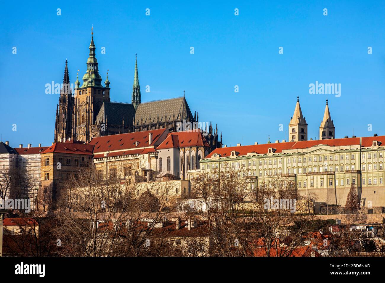 Blick auf die Prager Burg (Hradschin), Prag, Tschechische Republik Foto de stock