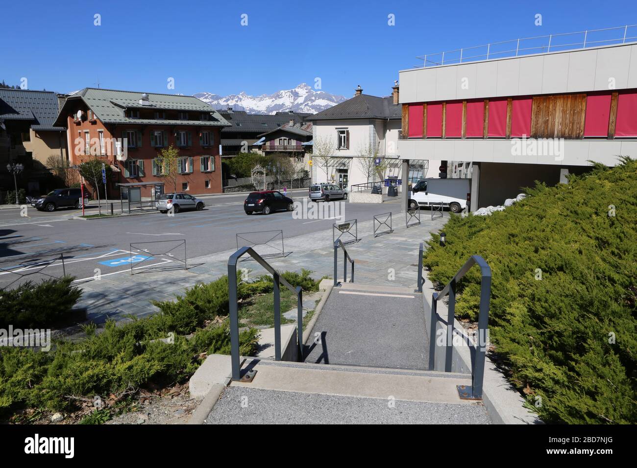 Groupe scolaire Marie Paradis. Saint-Gervais-les-Bains. Alta Saboya. Francia. Foto de stock