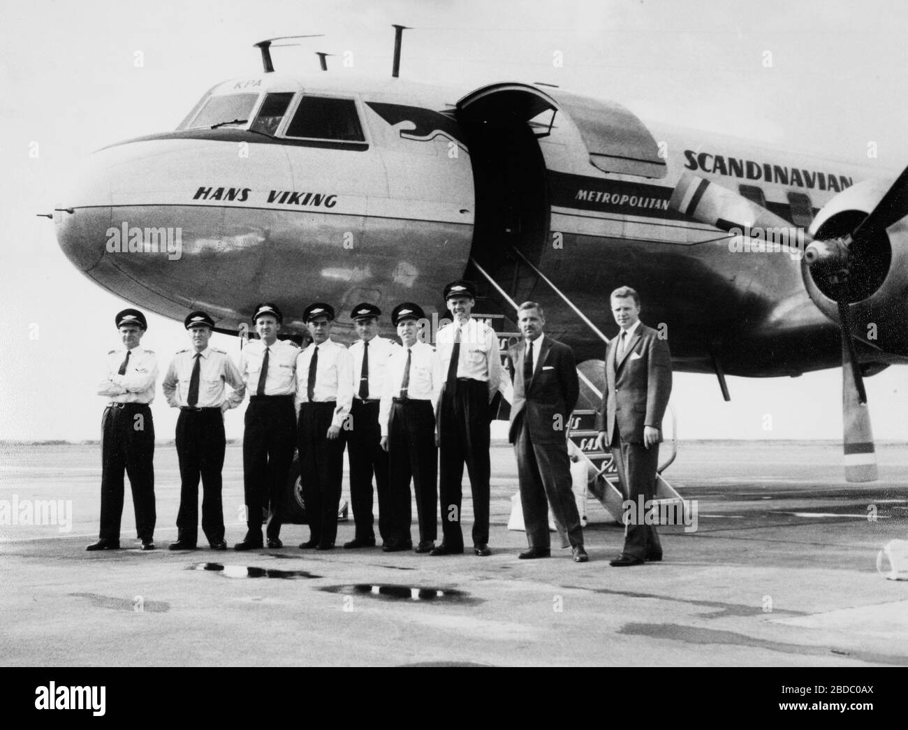 'AS Convair CV-440 Metropolitan, Hans Viking OY-KPA en el suelo. Tripulación en alquiler 5931 volando Sr. Hammarsköljd; 12 de enero de 1960; http://images.flysas.com; SAS Scandinavian Airlines; " Foto de stock