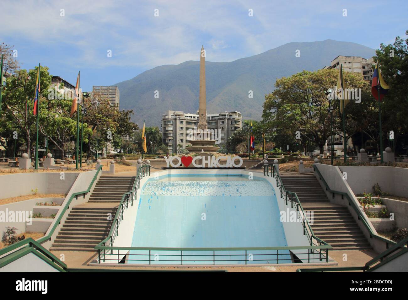 Caracas, Venezuela 31 de marzo de 2020: Plaza Francia (también conocida como Plaza Altamira), en Caracas, ciudad capital de Venezuela vacía después de la cuarentena Foto de stock