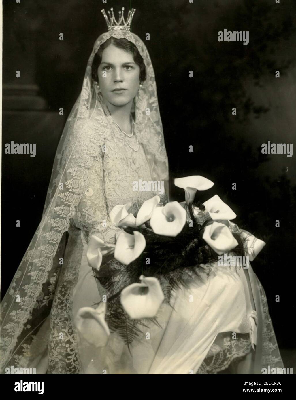 Corona Nupcial Fotos E Imagenes De Stock Alamy