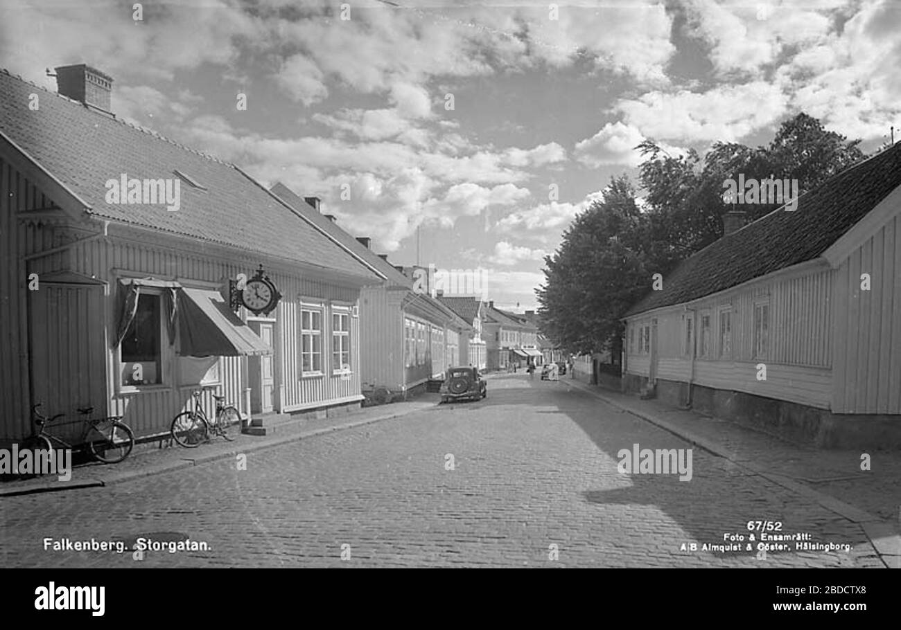 Falkenberg; Storgatan.; entre el 1 de enero de 1930 y el 31 de diciembre de  1959 fecha  QS:P571,+1950-00-00T00:00:00Z/7,P1319,+1930-01-01T00:00:00Z/11,P1326,+1959-12-31T00:00:00Z/11;  Kulturkimbekniga, como parte de la Junta de Patrimonio Nacional de ...