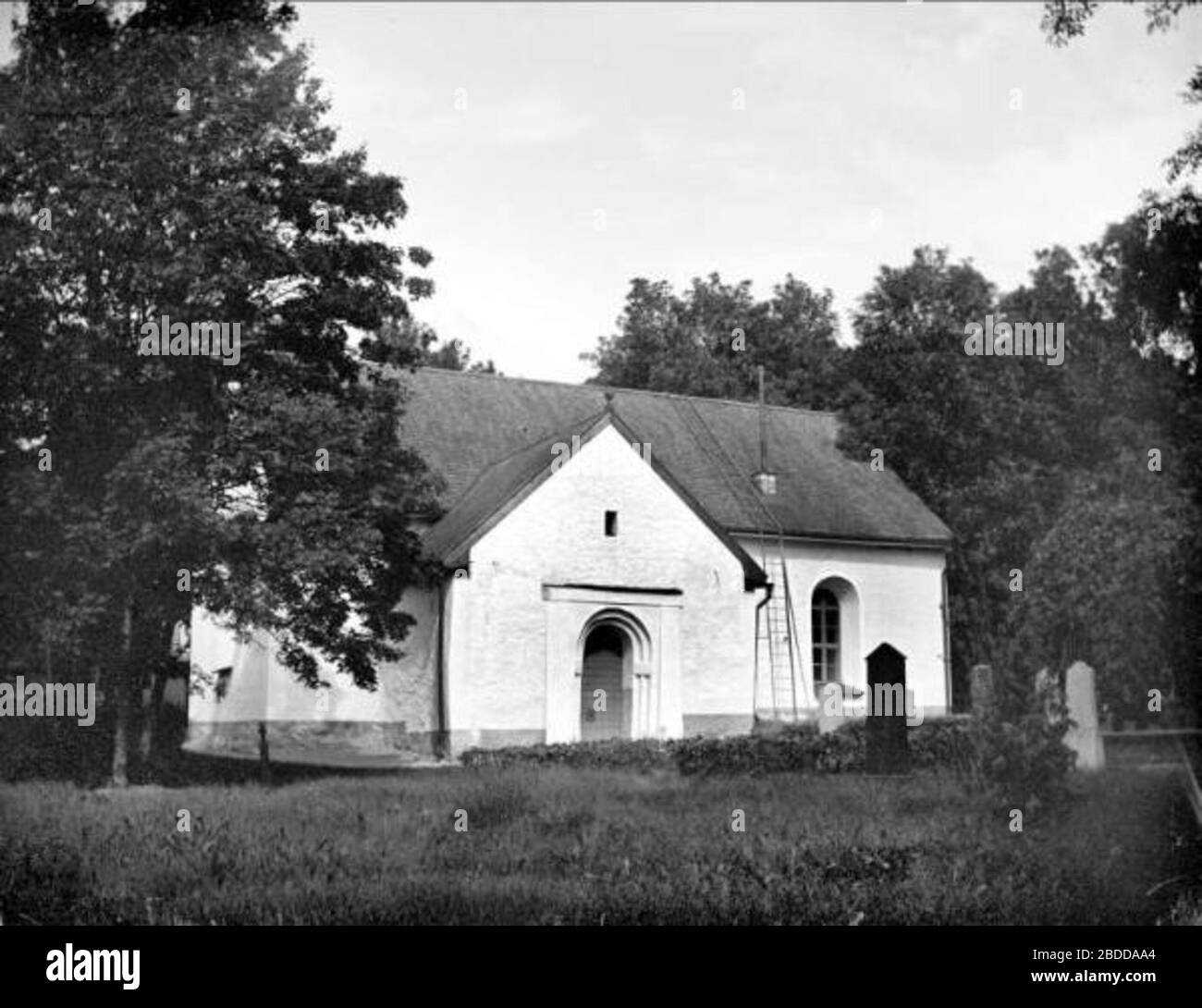 'VENSKA: Fröslunda kyrka, Fröslunda socken, Uppland esta es una foto de un monumento eclesiástico en Suecia, número 21300000002555 (subnúmero: 21400000444404) en la base de datos de edificios de RAÄ.; 1916; Museo Digitalt - Upplandsmuseet; August Fredrik Schagerström (1851–1938) Descripción Maestro sueco Fecha de nacimiento/fallecimiento 20 Enero 1851 9 Mayo 1938 lugar de nacimiento/fallecimiento Uppsala Uppsala Control de autoridad : Q22807809 VIAF: 89746459 ISNI: 0000 0000 8421 4428 LCCN: N84130755 Biblioteca abierta: OL2251963A GND: 1055457992 WorldCat Creator QS:P227809; Foto de stock